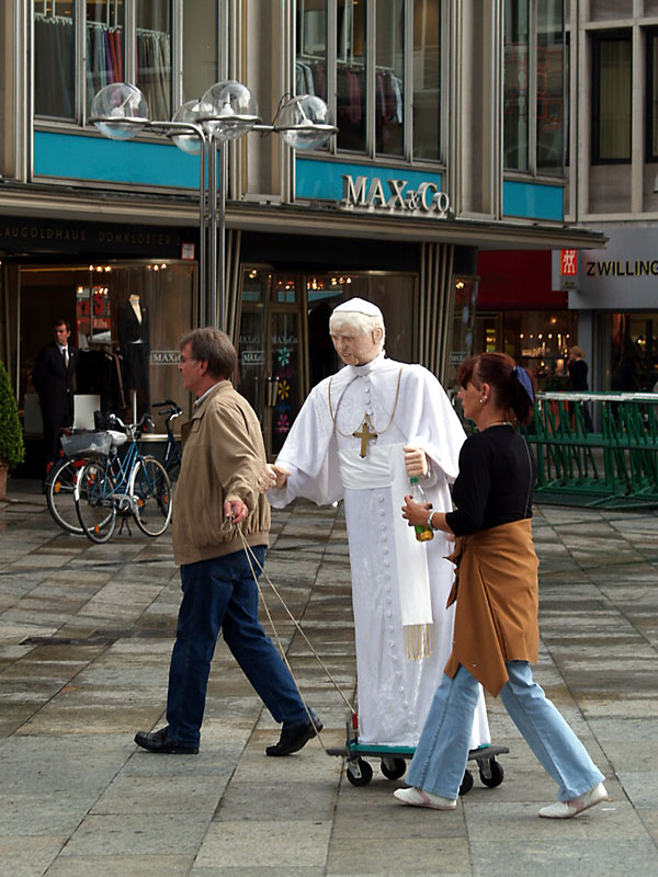 Der Papst ist schon in Köln ! I