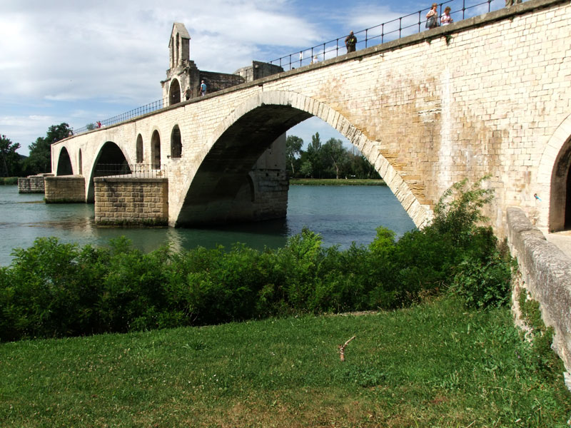 der papstpalast und die brücke