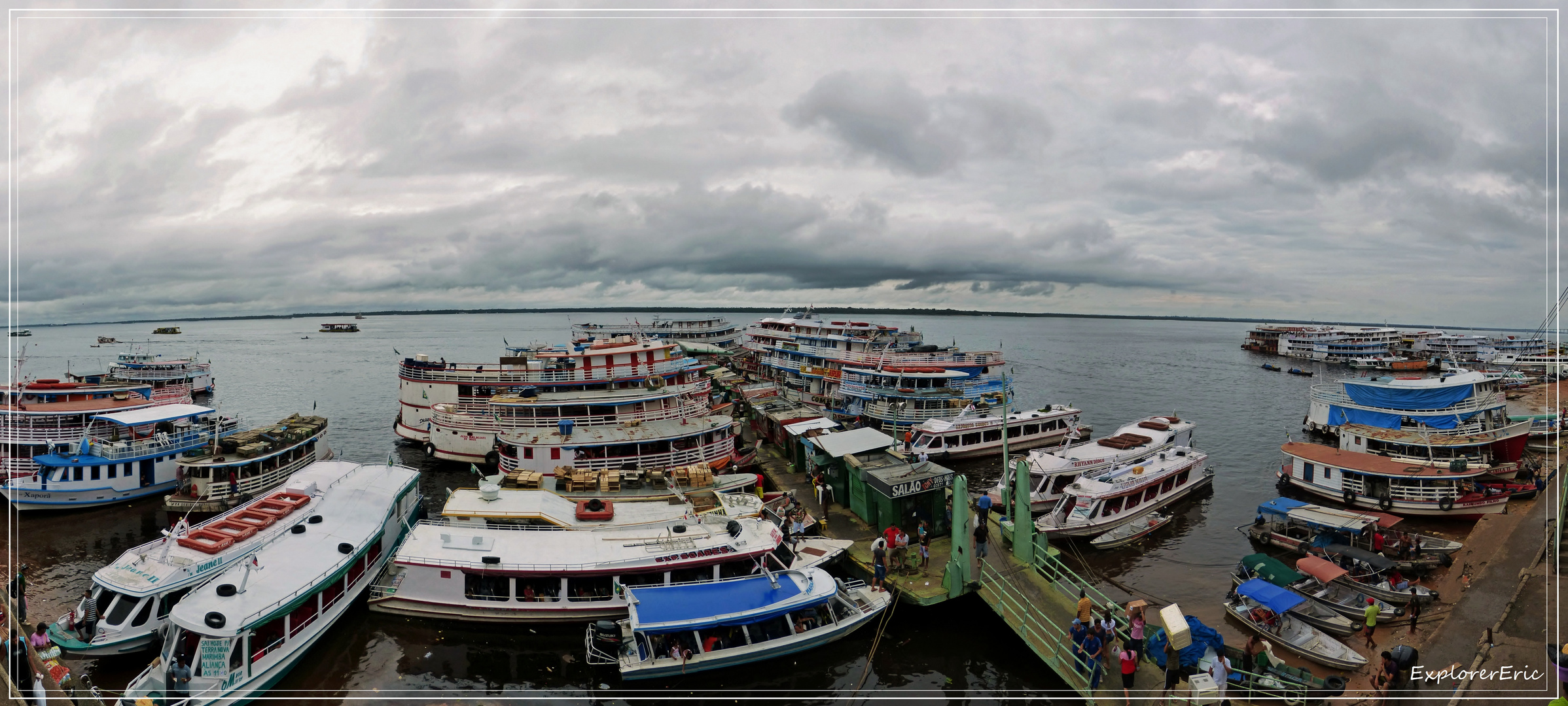 der Passagierhafen von Manaus...............