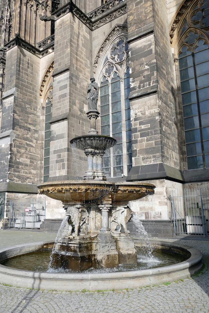 Der Petrusbrunnen Foto & Bild world, spezial, köln Bilder auf