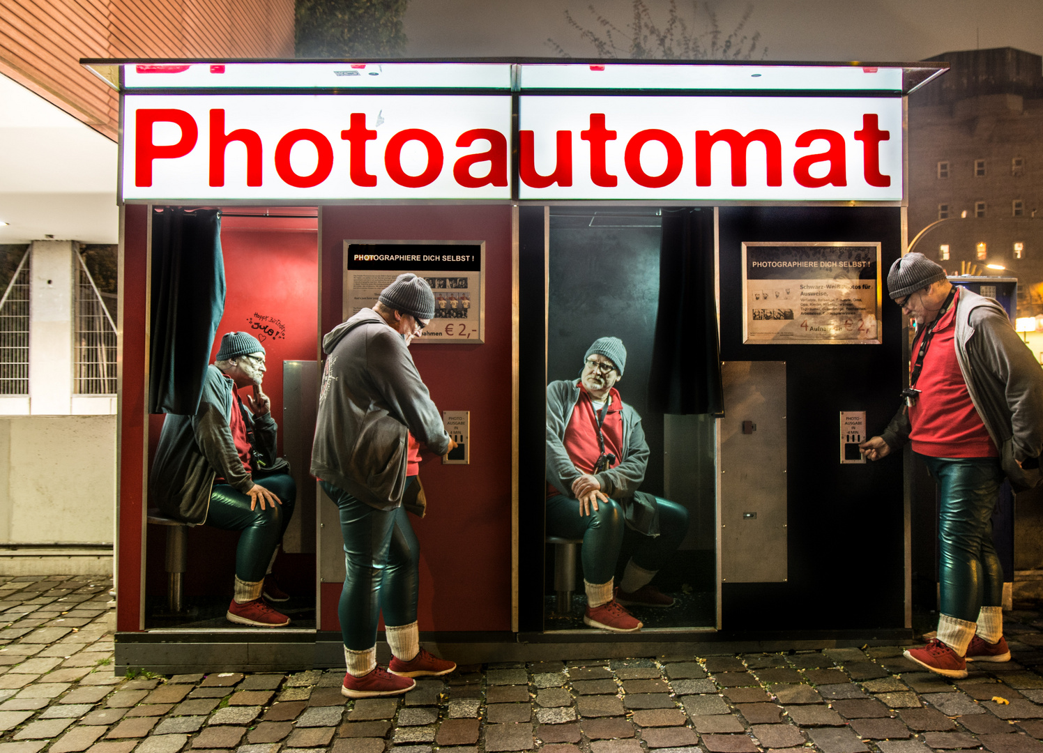 Der Photoautomat fertigt Kopien an 