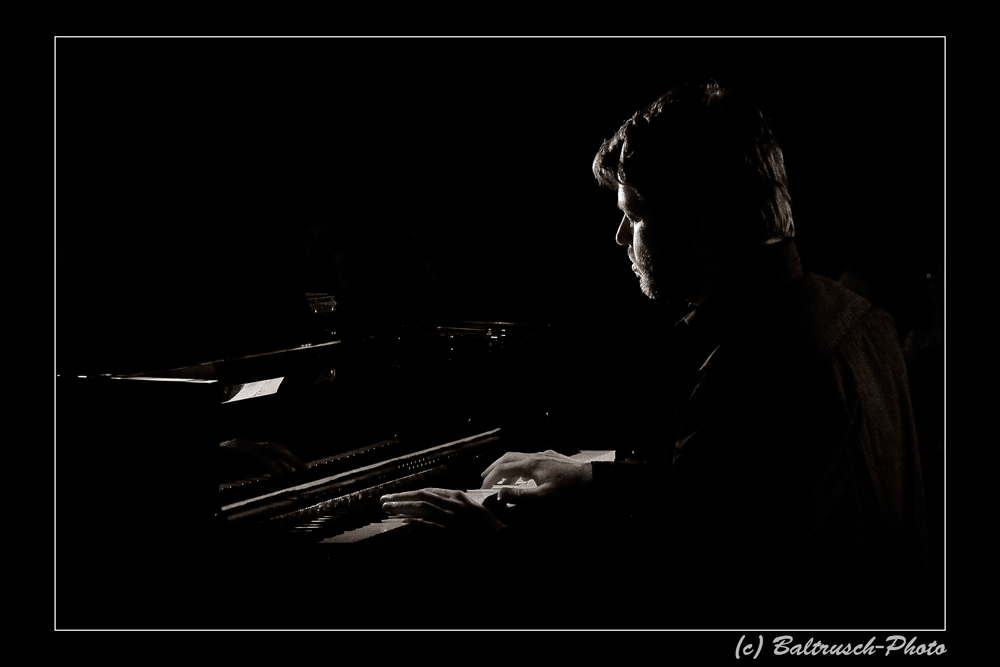 Der Pianist im Schatten
