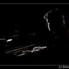 Der Pianist im Schatten