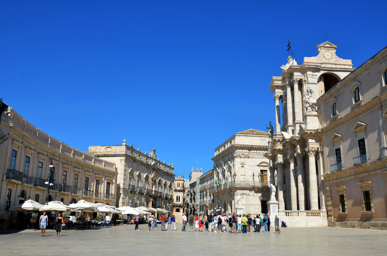 Der Piazza Duomo in Syrakus auf Sizilien