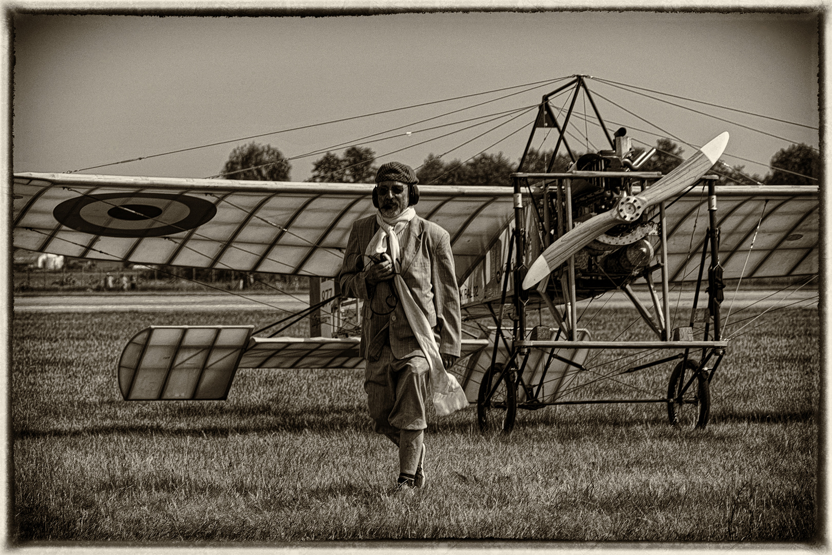 Der Pilot und seine Bleriot XI