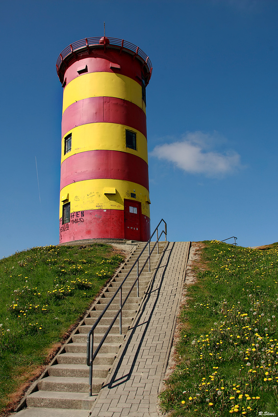 Der Pilsumer Leuchtturm ...