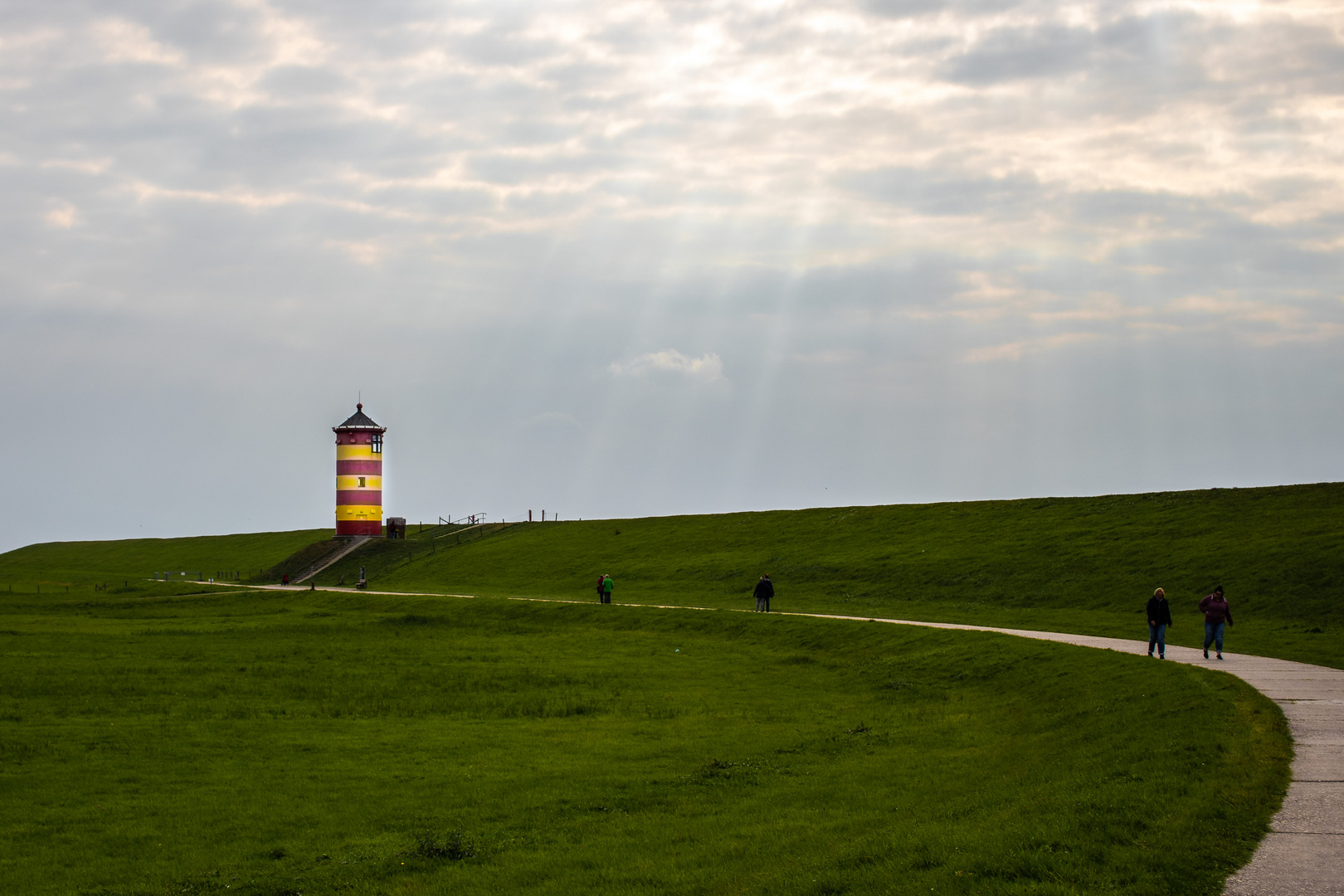 Der Pilsumer Leuchtturm ( Otto Leuchtturm)