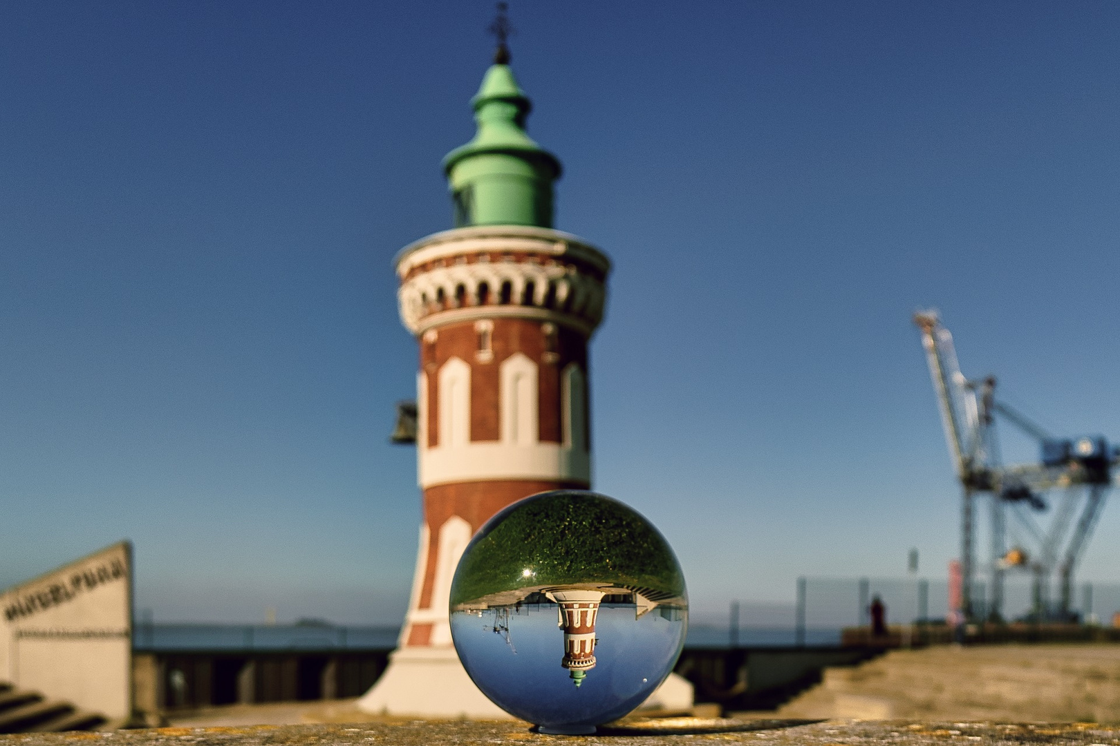 der "Pingelturm" an der Kaiserschleuse in der Kugel