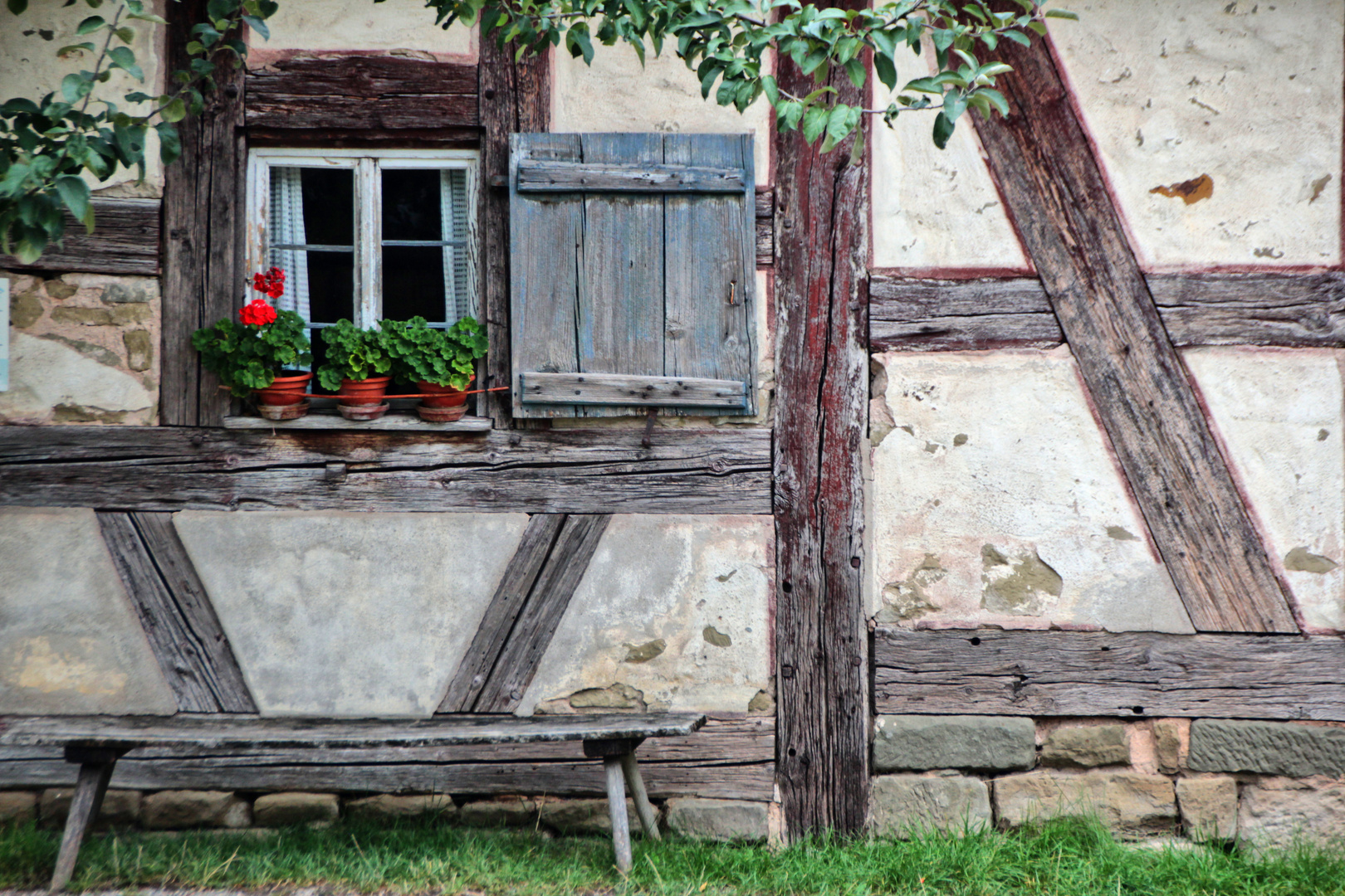 Der Platz unterm Fenster