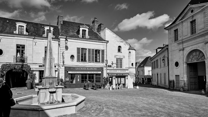 Der Platz von Fontevraud
