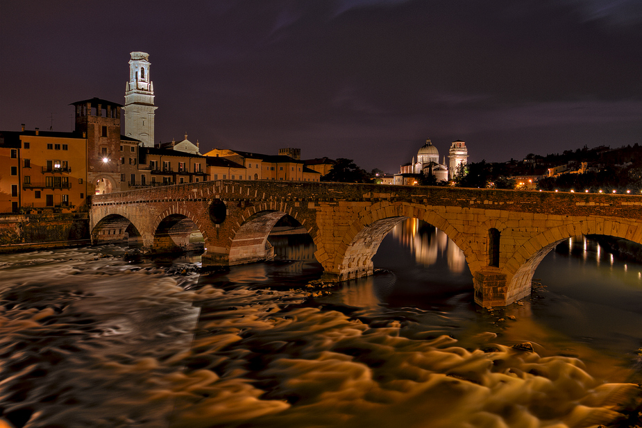 Der Ponte Pietra in Verona