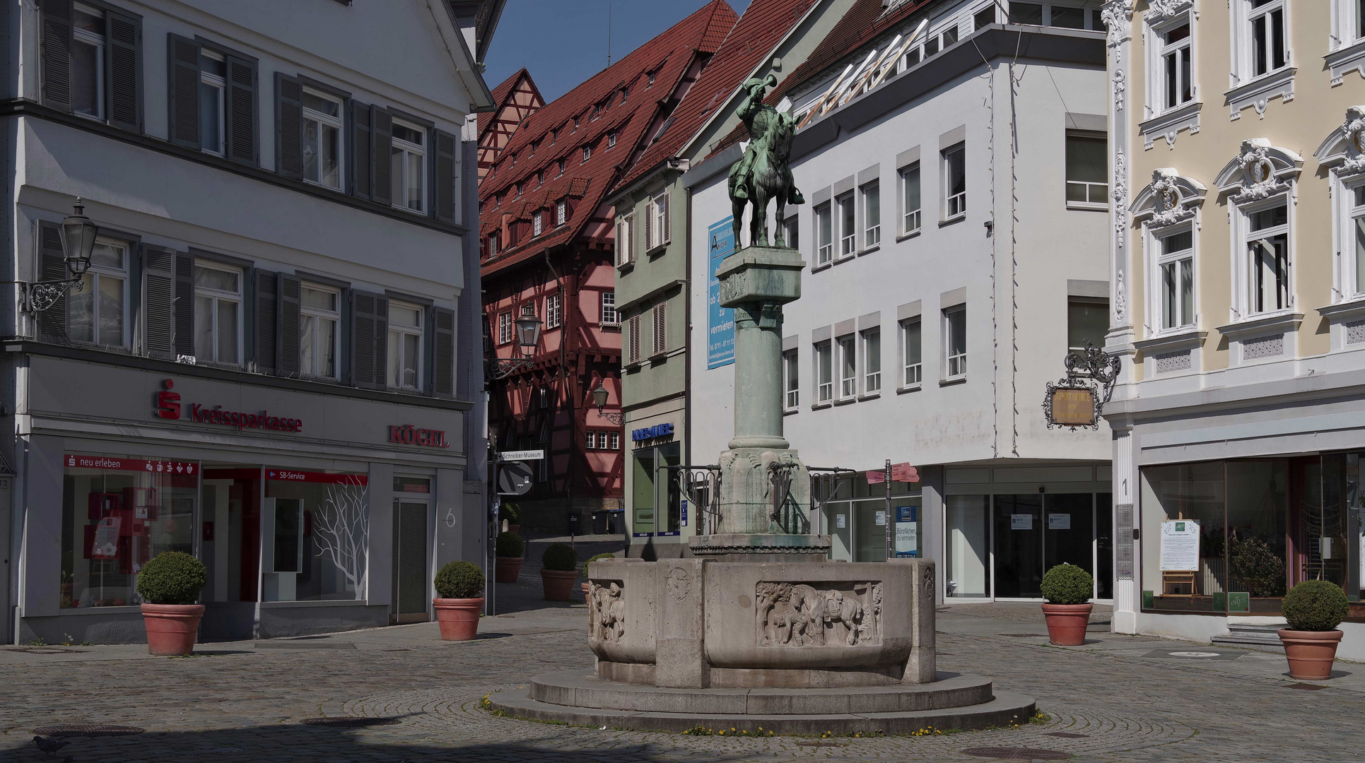 ...der Postmichel Brunnen