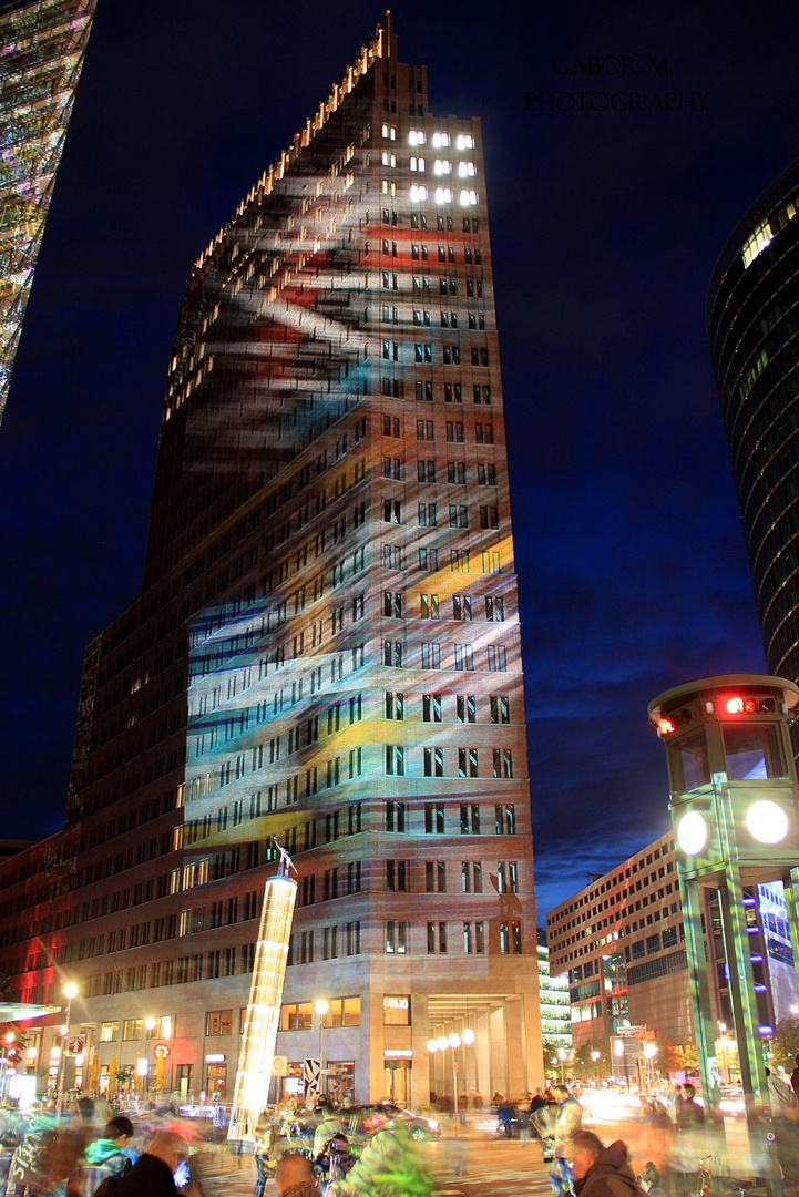 ...der Potsdamer Platz (Berlin) am späten Abend