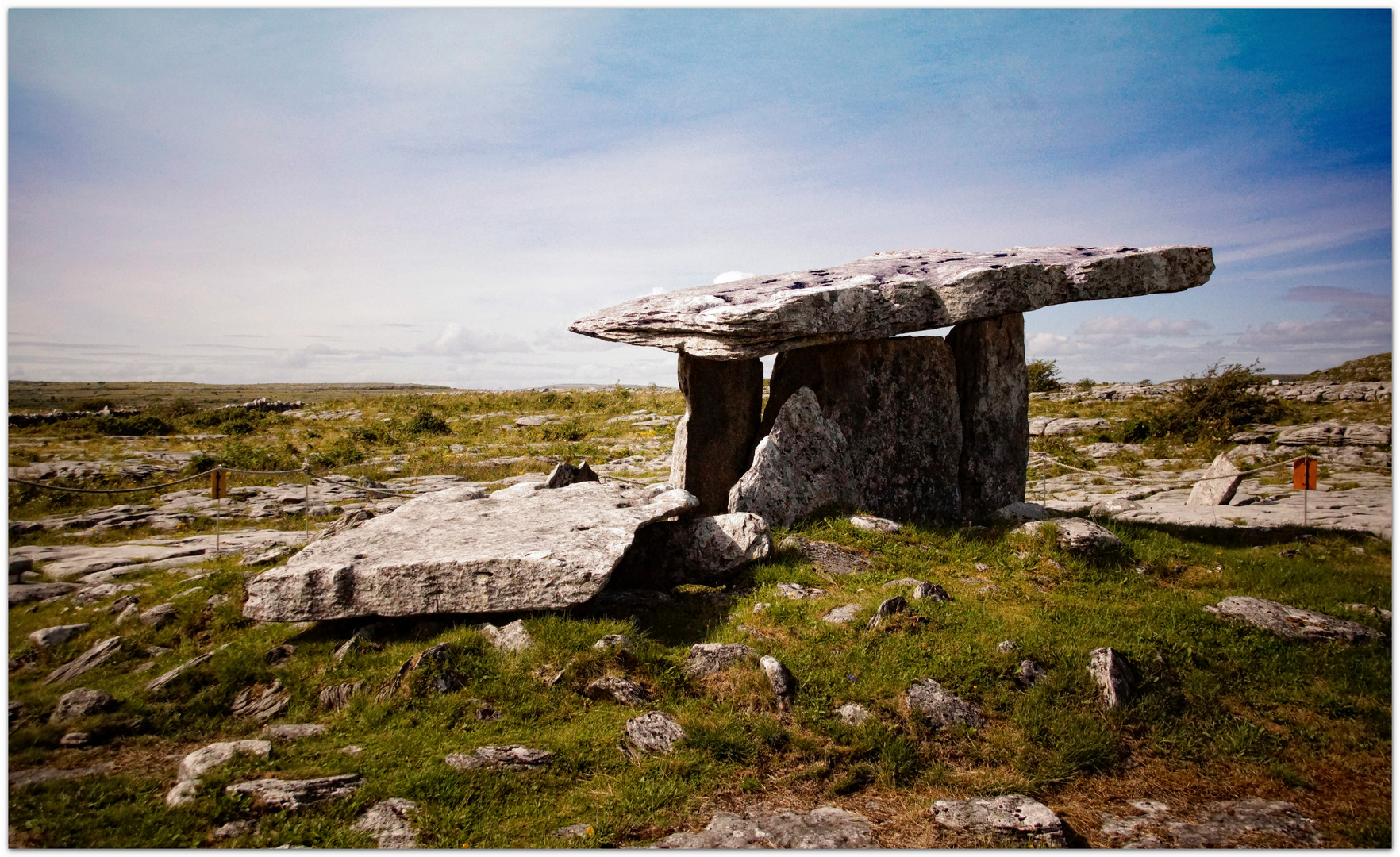 Der Poulnabrone Dolmen in Burren