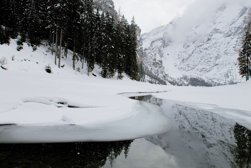 Der Pragser Wildsee taut auf