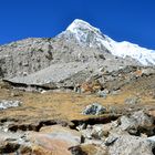 Der Pumori (7161 m) zwischen Gorak Shep und dem Everest Base Camp (5330 m)