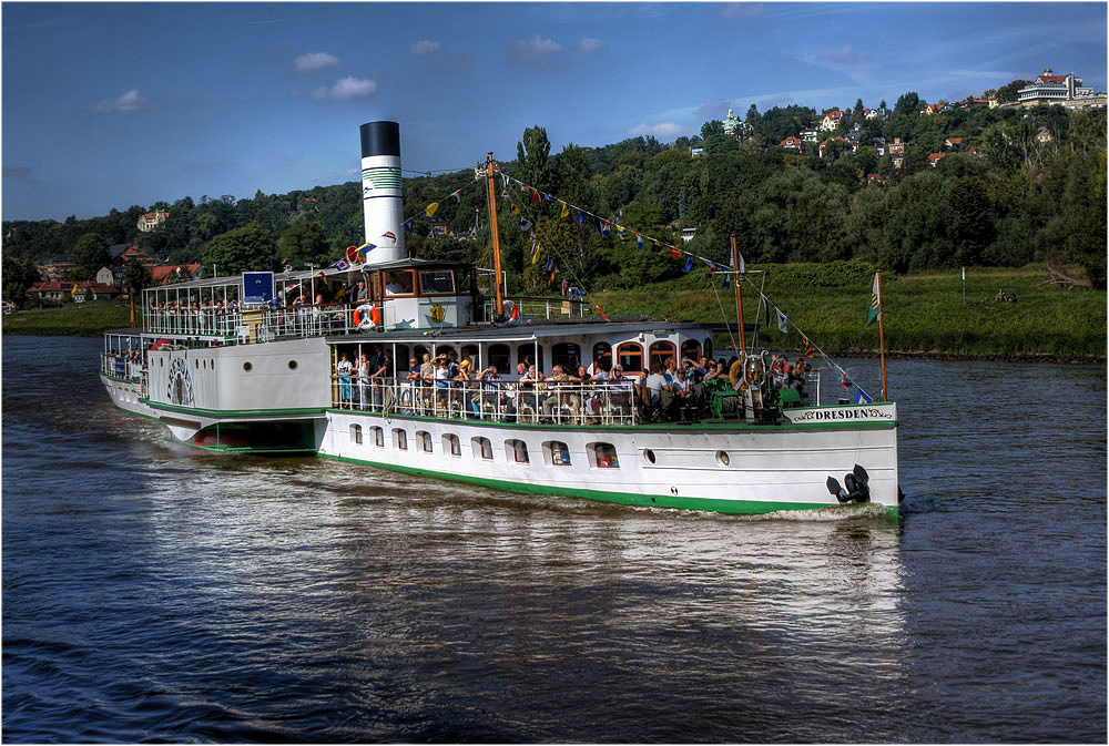 Der Raddampfer Dresden