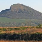 Der Radobyl von Lvosice aus gesehen von der anderen Elbseite (Labe)