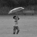 der regen macht keinen unterschied auf wen er fällt, wir sind alle gleicH............