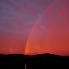 Der Regenbogen am Straßenrand