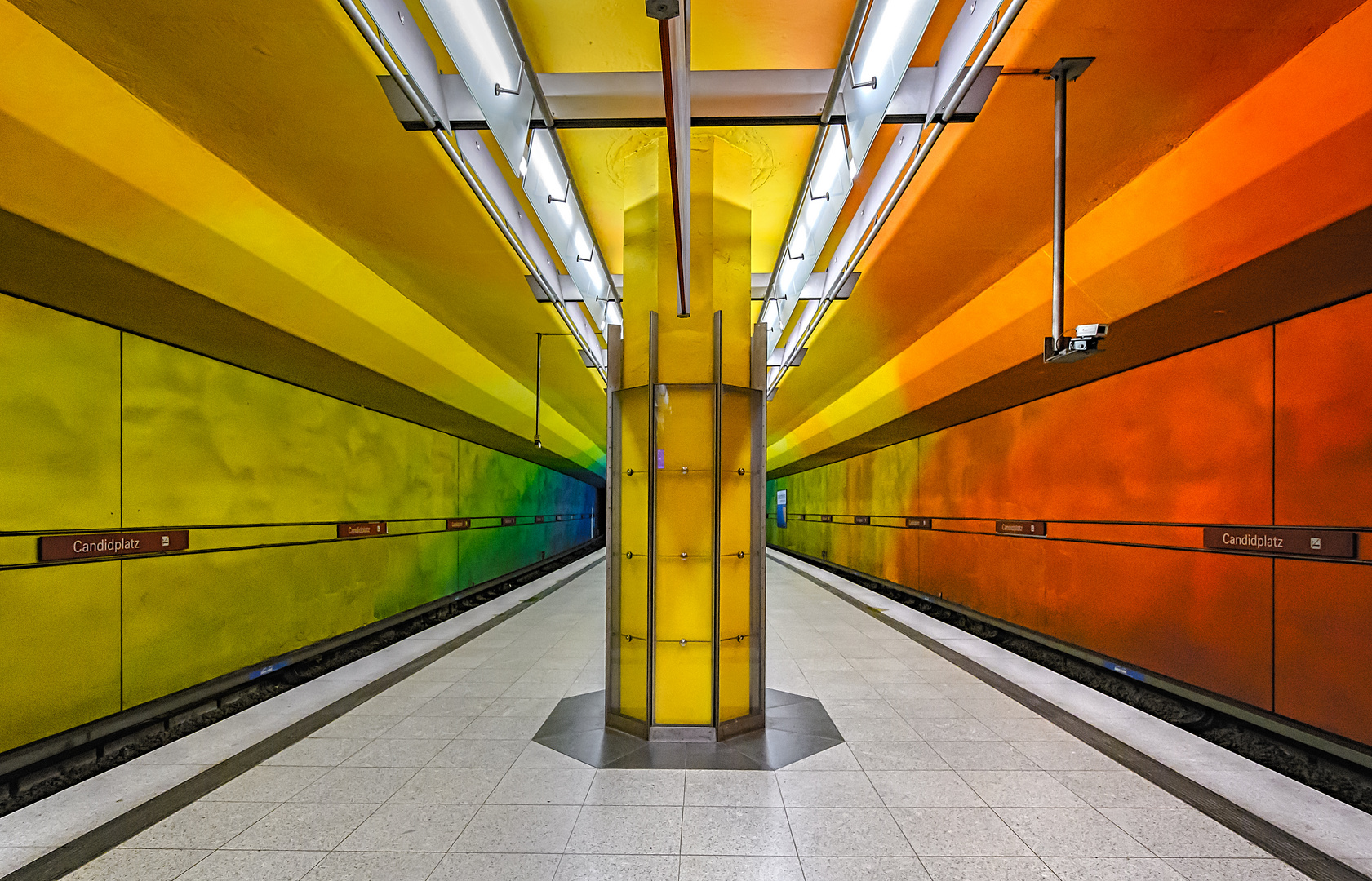 Der Regenbogen Bahnhof