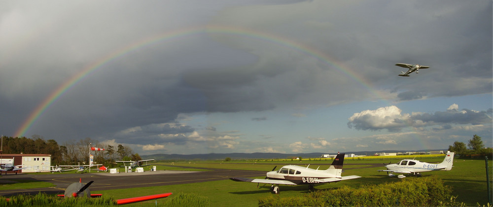 Der Regenbogen ist eine Entschuldigung für das schlechte Wetter