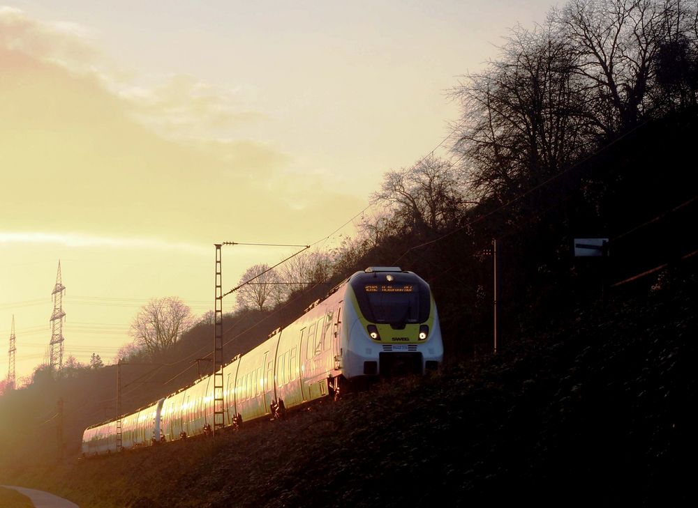 Der Regionalexpress Foto & Bild fotos, world, himmel Bilder auf