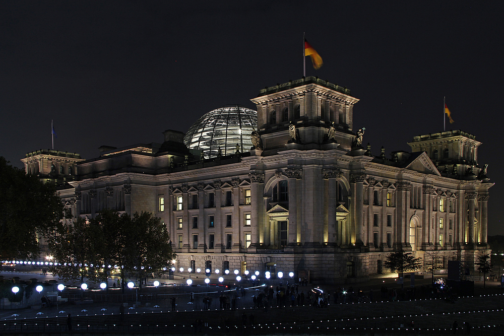 Der Reichstag in Berlin 25 Jahre Mauerfall