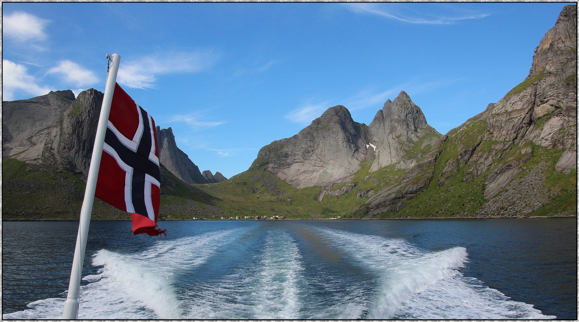 Der Reine-Fjord aus der Schiffs-Perspektive ; 5 Juli, Norwegenreise 2014