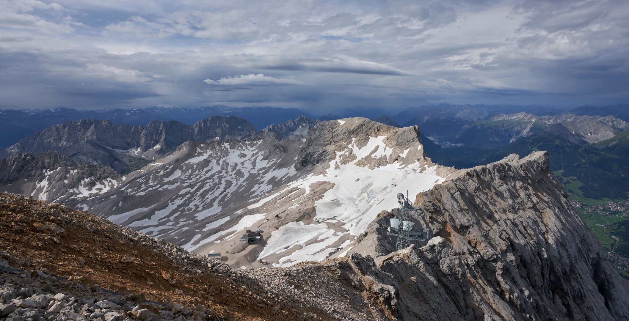 ..der Rest vom Zugspitz Gletscher