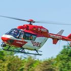 Der Rettungshubschrauber der Deutschen Rettungs-Flugwacht DRF D-HQQQ...