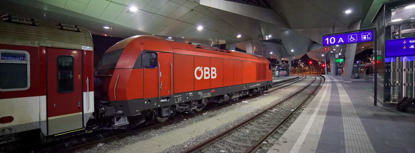 Der REX nach Bratislava im Wiener HBF