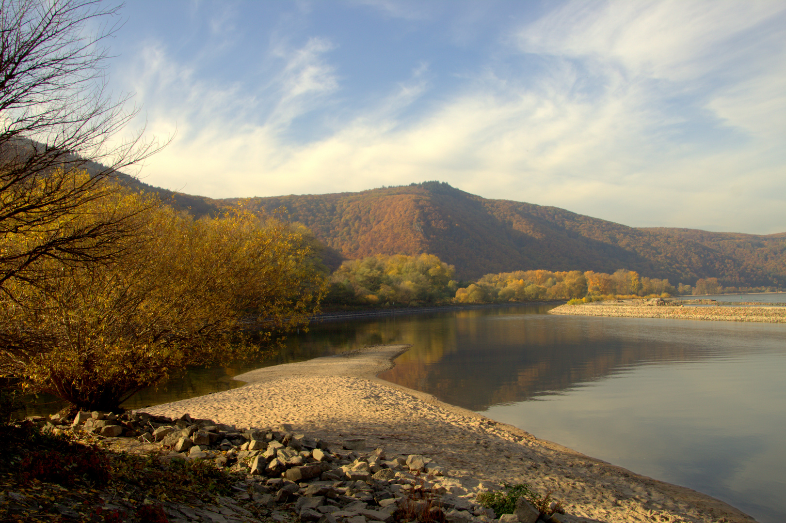 der Rhein als See