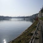 der Rhein bei Basel morgens um 10:00