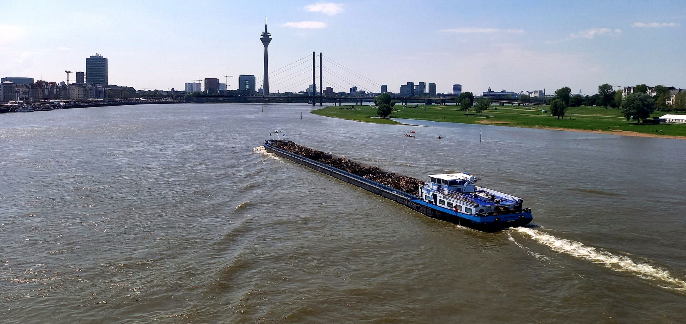 der Rhein bei Düsseldorf