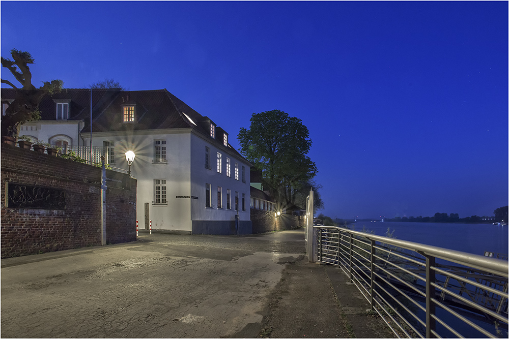 Der Rhein bei Düsseldorf Kaiserswerth