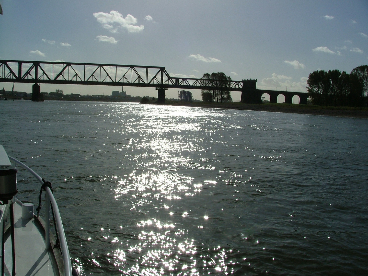 Der Rhein bei Duisburg