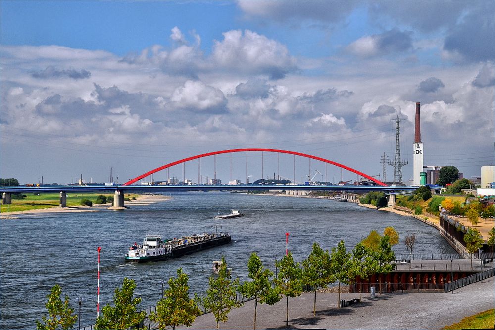Der Rhein bei DuisburgHochfeld Foto & Bild architektur, brücke