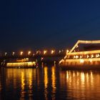 Der Rhein bei Nacht in Düsseldorf