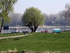 Der Rhein bei Zons Stadt Dormagen 08.04.07