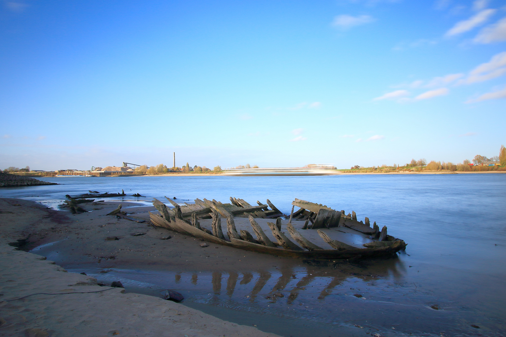 Der Rhein gibt seine Schätze frei