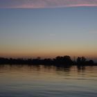 der Rhein in der Abenddämmerung