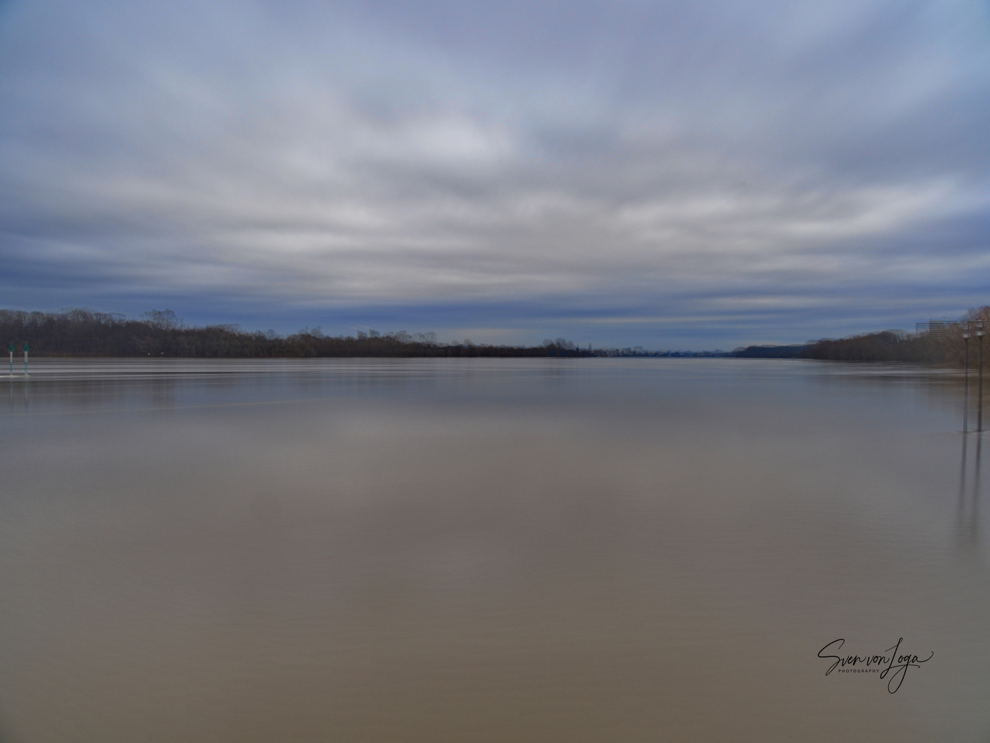 Der Rhein ist ein ruhiger Fluss