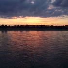 Der Rhein kurz vor Sonnenuntergang