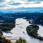 Der Rhein mit der Insel Nonnenwerth. Blick von der Ruine Drachenfels