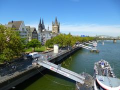 Der Rhein mit Kölner Dom und Groß St.-Martin