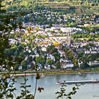Der Rhein mit seinem Umfeld vom Drachenfels gesehen.