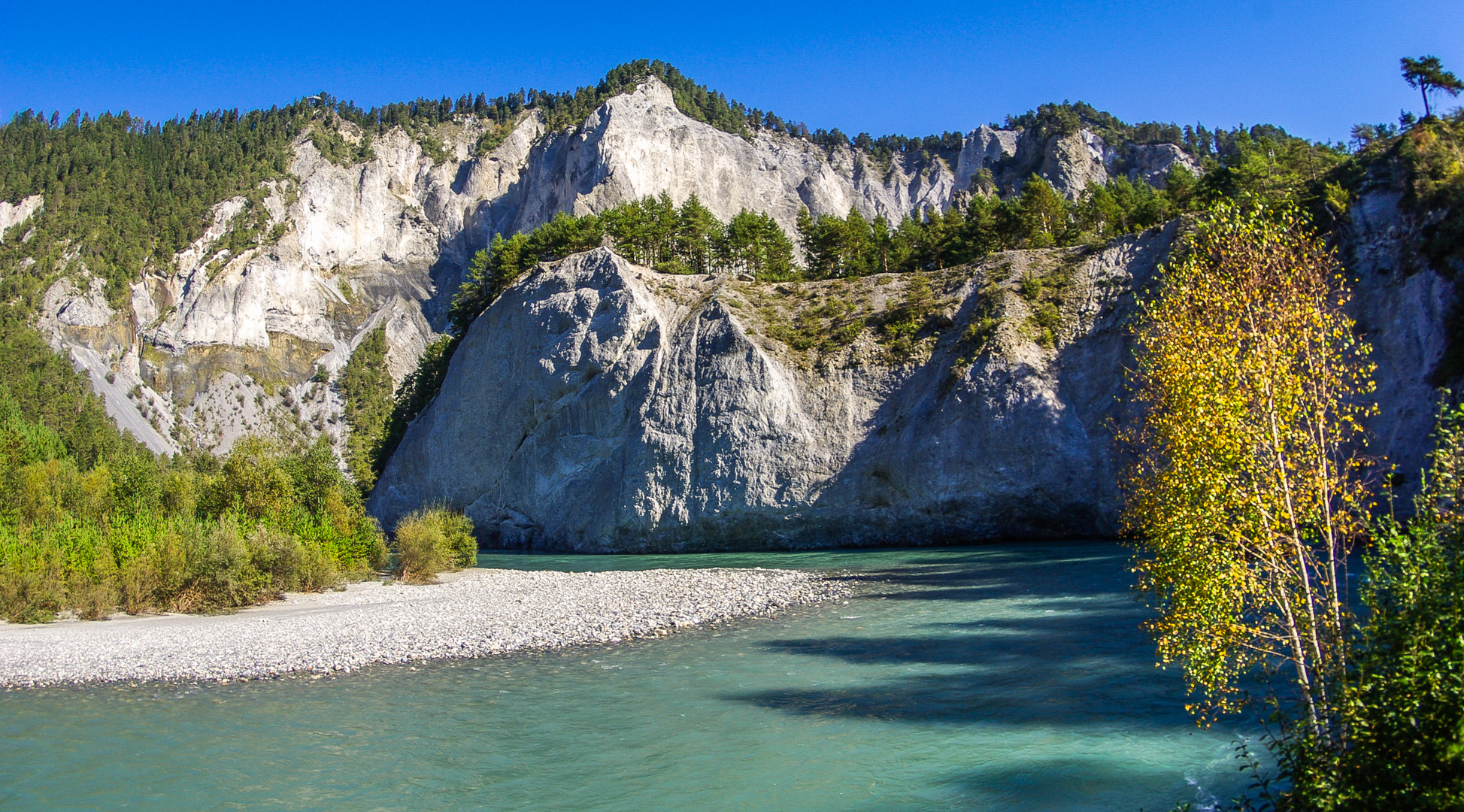 Der Rhein nimmt die Kurve