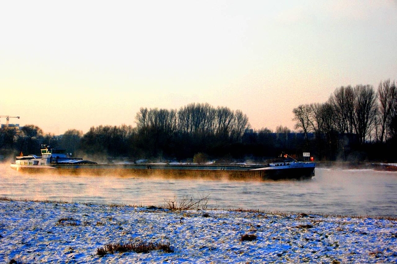 Der Rhein nimmt ein Dampfbad