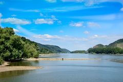 Der Rhein, unterstrom von Andernach